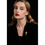 Luxusní brož Swarovski Elements Amalka - květina, Zlatá
