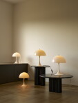 Louis Poulsen Stolní lampa Panthella 320 Opal Beige, béžová barva, plast