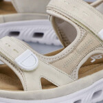 Pohodlné sandály na suchý zip Rieker W RKR691 beige 40