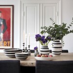 KÄHLER Váza Omaggio Black 21 cm, černá barva, keramika