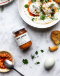 Nicolas Vahé Pikantní mletý česnek v chilli oleji 135 g, žlutá barva, sklo, kov
