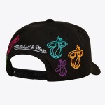 Mitchell & Ness Pánská kšiltovka Miami Heat NBA 404 Club Neon Pro Snapback