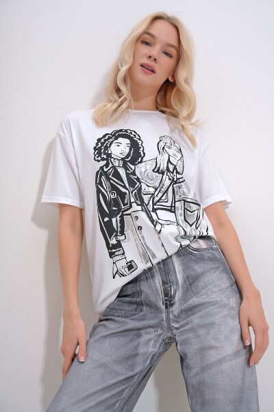 Trend Alaçatı Stili Women's White Crew Neck Foil Printed T-Shirt