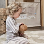 OYOY Přenosná ratanová lampička Mushroom 15 cm, přírodní barva, proutí