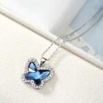 Náhrdelník Swarovski Elements Montanari modrý - motýl, Tmavě modrá 39 cm + 3 cm (prodloužení)