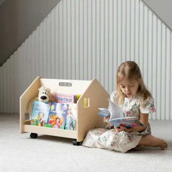 BusyKids Oboustranná knihovna na kolečkách přírodní dřevo / Dětská knihovna / březová překližka (BKBS01A01)