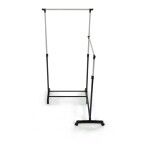 Věšák dvouramenný, černý plast.