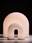 Ferm Living Venkovní přenosná LED lampa Vuelta – 4 stupně stmívání, bílá barva, sklo, kov