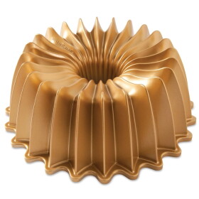 Nordic Ware Forma na bábovku Brilliance 2,4 l, zlatá barva, kov