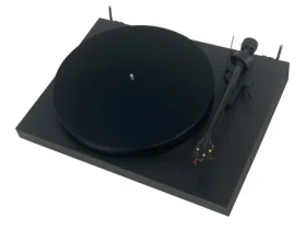 Pro-Ject Debut E Carbon + Ortofon 2M-Red satin black / Gramofon / řemínkový (9pdcdechgb2M)