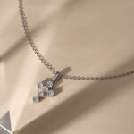 ELENYS Cross Radiant – náhrdelník z prémiové oceli Délka: 40+5 cm / max. 45 cm