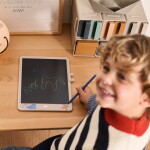LIEWOOD Magnetický LCD kreslící tablet Zora Dino Roar, krémová barva, plast