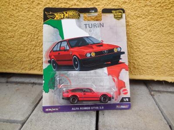 Alfa Romeo GTV6 3.0 - Hot Wheels Real Riders