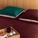 HAY Prošívaný polštář Dori Green 60 × 60 cm, zelená barva, textil