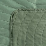 DumDekorace Zelený velurový přehoz s vlnitým prošíváním Šířka: 220 cm | Délka: 240 cm