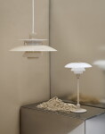 Louis Poulsen Stolní lampa PH 2/1 Glossy Beige, béžová barva, kov, plast