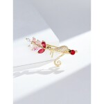 Brož Swarovski Elements Lazy Cat - kočka, Zlatá