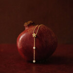 Náhrdelník s květinovým motivem Fleur - chirurgická ocel, Zlatá 45 cm + 5 cm (prodloužení)