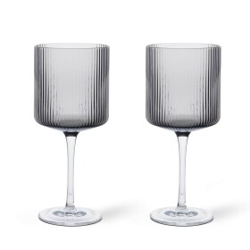 Ferm Living Sklenice na červené víno Ripple Smoked Grey – set 2 ks, šedá barva, sklo, 325 ml