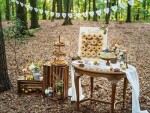 PartyDeco dřevěná stěna na donuty