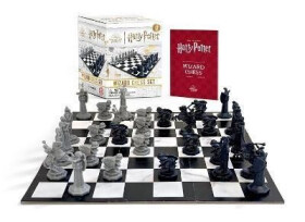Harry Potter Wizard Chess Set - Donald Lemke