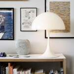 Louis Poulsen Přenosná lampa Panthella 250 Opal White, bílá barva