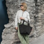 Nákupní taška přes rameno Reisenthel Shopper M Mesh black