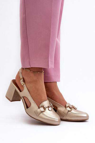 Kožené sandály na podpatku Maciejka 06419-25 Zlaté 37