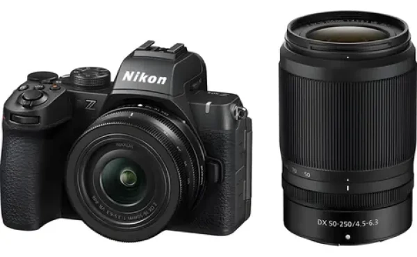Nikon Z50 II + 16-50mm DX + 50-250mm DX / Bezzrcadlový fotoaparát / DX / Dvouobjektivový set (VOA150K002)