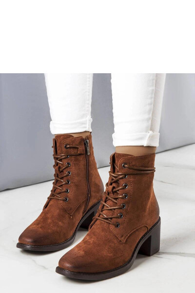 Boty na podpatku model 205139 Solea 40