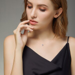 Elenys náhrdelník Minimalistický čirý zirkon-S
