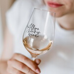 Bella Rose Sklenice na víno All you need is wine + vánoční krabička, čirá barva, sklo, 350 ml