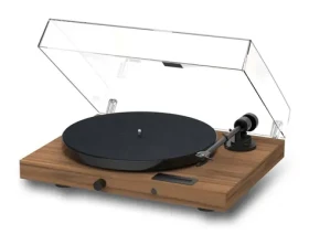 Pro-Ject JukeBox E1 + OM5e walnut / Gramofon / Silikonový řemínek / Bluetooth / 2x 50W (9pjukee1wln)