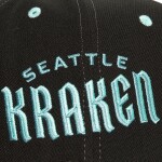 Mitchell & Ness Pánská Kšiltovka Seattle Kraken Overbite Pro Snapback