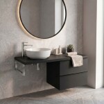 CERANO - Koupelnová skříňka Velora - černá matná, úchytka černá + deska pod umyvadlo Navira Pro - 36 mm + konzole chrom - 160x56,6x46,5 CER-667961