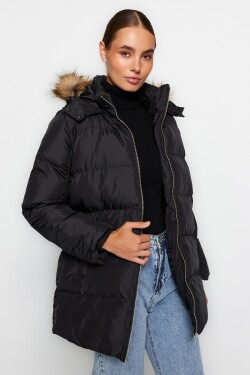 Trendyol černý oversized kožich vodoodpudivým nafukovacím kabátem kapucí