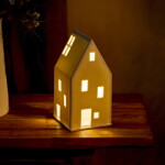 Räder Porcelánový svícen domeček Gable Roof, bílá barva, porcelán