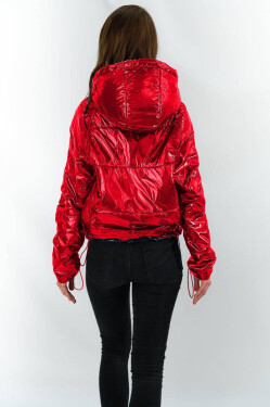 Lesklá červená prošívaná dámská bunda kapucí (B9560) odcienie czerwieni