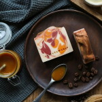 Almara Soap Designové mýdlo Caramel Coffee, přírodní barva