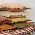 MADAM STOLTZ Povlak na polštář Ruffled Peach Pink 50 × 50 cm, růžová barva, oranžová barva, textil