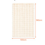 Měkká deka v bílé barvě s vánočním motivem - 150 x 200 cm