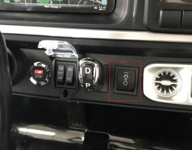 Mamido Tlačítko pro zapnutí a vypnutí světel v dětském elektrickém autíčku