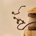 Elegantní náušnice s přírodní perlou a tygřím okem, Hnědá