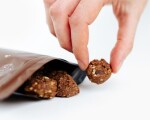 Vilgain Mini Cookies BIO – kešu, čokoláda a vlašské ořechy 100 g
