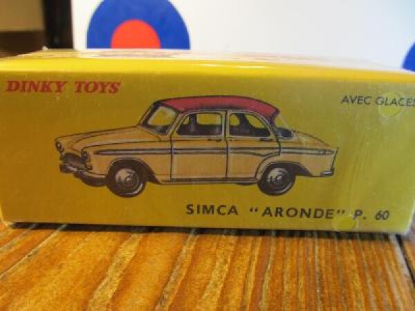 Dinky Toys - Simca Aronde P.60