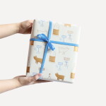 Bella Rose Vánoční balicí papír Zlaté prasátko – 5 m, krémová barva, papír