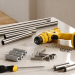 Roztažitelná garnýž 81-162 cm Umbra ZEN - stříbrná