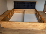 Massivo.cz Postel Orion 200x200 cm s úložným prostorem, dub masiv