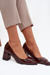 Lakované lodičky na podpatku s ozdobou čokoládové Isoline 36