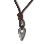 Pánský kožený náhrdelník Edoardo - žraločí tesák, Hnědá 67 cm